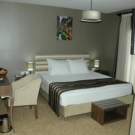 Boutique 3*
